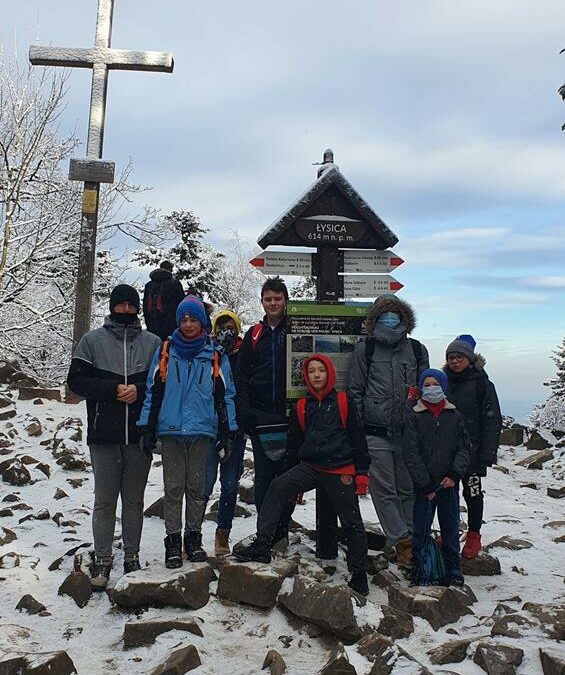 Feryjna wyprawa ministrantów na Łysicę