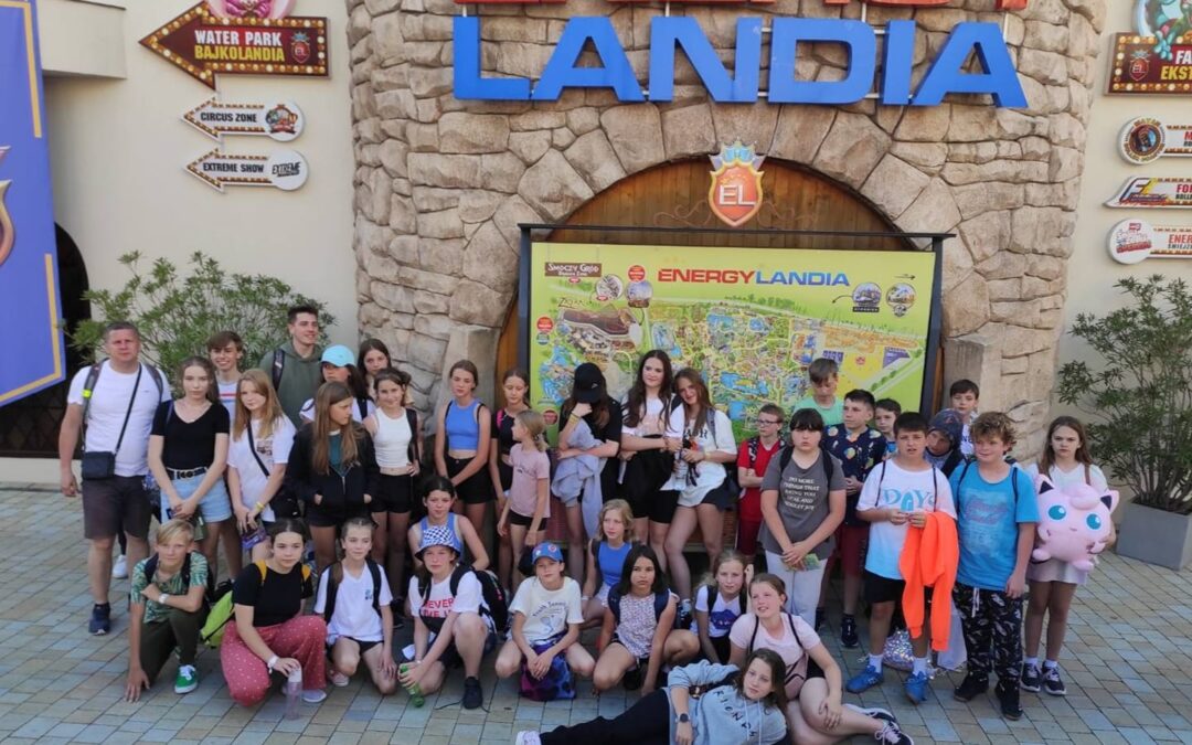 Schola i przyjaciele w Energylandii